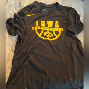 Men’s L Iowa Basketball Nike Shirt